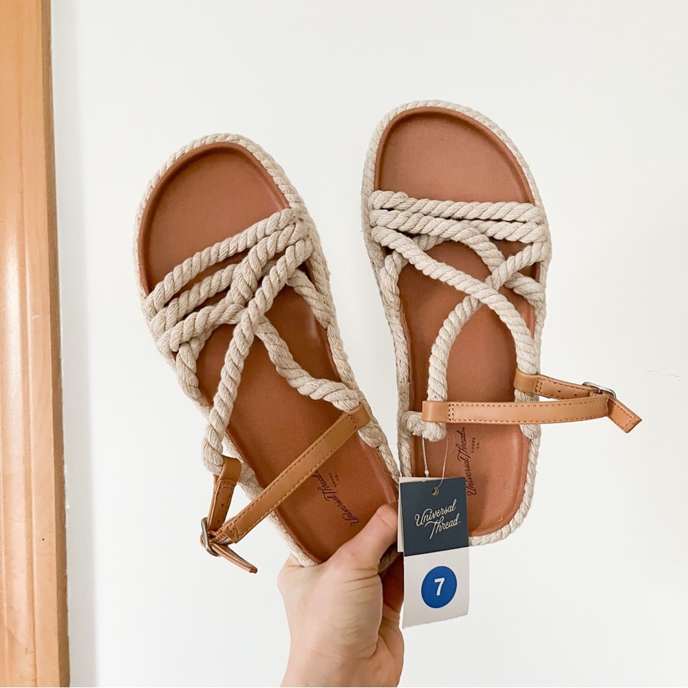 Universal Thread Sandals